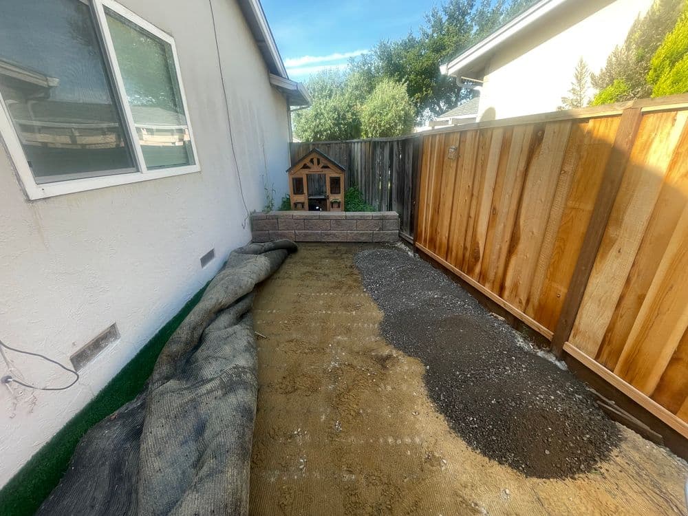 Gallery photos for Backyard Artificial Turf Repair: Image #2